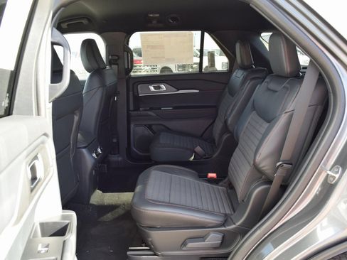 New 2026 Ford Explorer ST-Line w/ ST-Line Street Pack image 20