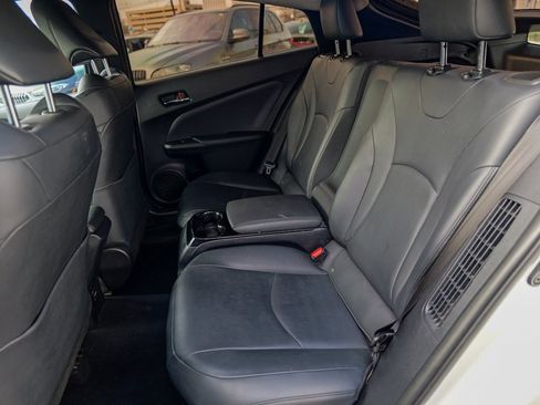 Used 2017 Toyota Prius Prime Premium image 27