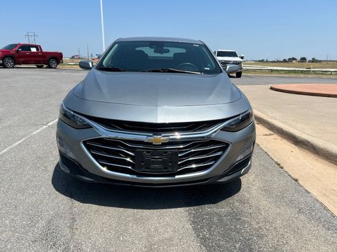 Used 2024 Chevrolet Malibu LT FWD image 2