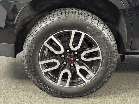 Used 2023 GMC Yukon AT4 w/ Technology Package image 12
