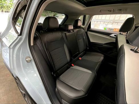 New 2025 Volkswagen Taos SE image 26