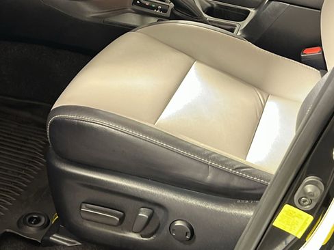 Used 2018 Toyota RAV4 Limited image 14