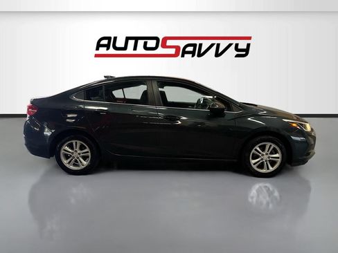 Used 2018 Chevrolet Cruze LT FWD image 8