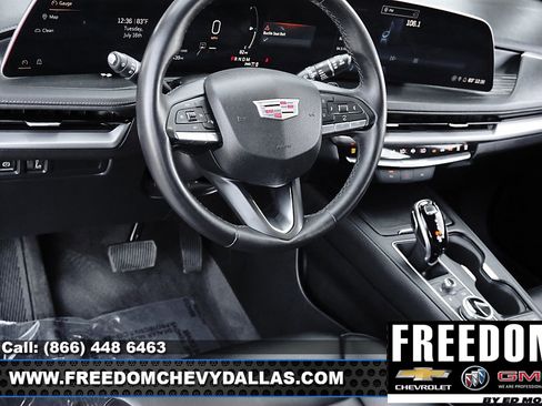 Used 2025 Cadillac XT4 Premium Luxury image 19