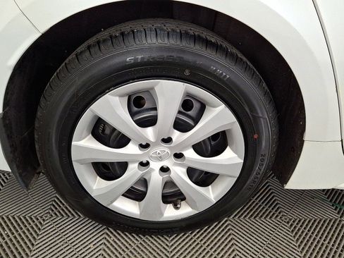 Used 2022 Toyota Corolla LE image 26