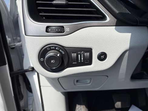 Used 2021 Jeep Cherokee Latitude Lux w/ Comfort/Convenience Group FWD image 20