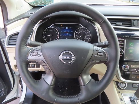 Used 2024 Nissan Murano SL image 17