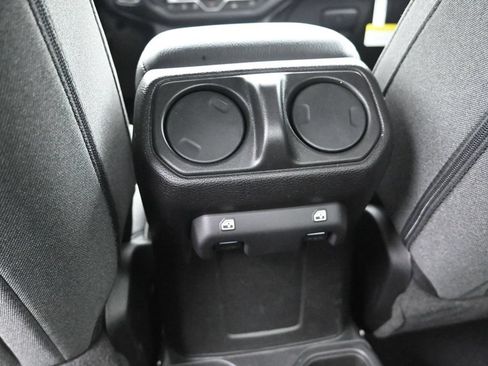 Used 2025 Jeep Gladiator Sport AWD/4WD image 15