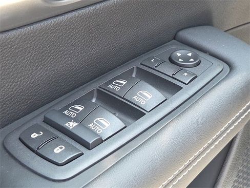 New 2026 Chrysler Pacifica Select image 17