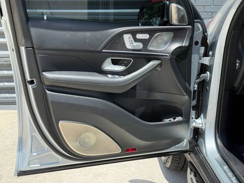 Used 2023 Mercedes-Benz GLS 580 4MATIC image 18