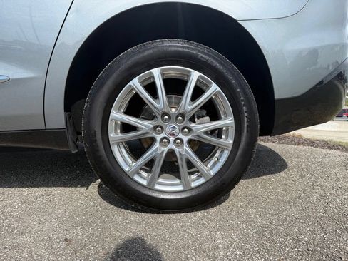 Used 2024 Buick Enclave Essence w/ Experience Buick Package FWD image 14