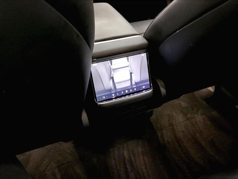 Used 2024 Tesla Model X image 37