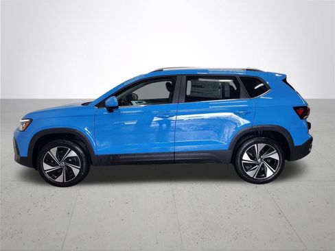 New 2026 Volkswagen Taos SE AWD/4WD image 9