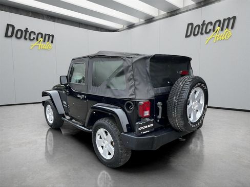 Used 2007 Jeep Wrangler Sahara AWD/4WD image 5