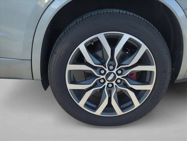 Used 2023 Cadillac XT6 Sport w/ Technology Package AWD/4WD image 6