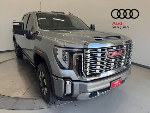 Used 2024 GMC Sierra 2500 Denali w/ Denali Reserve Package AWD/4WD image 1