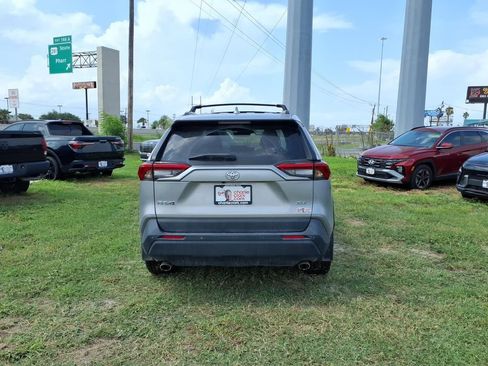 Used 2023 Toyota RAV4 XLE Premium FWD image 4