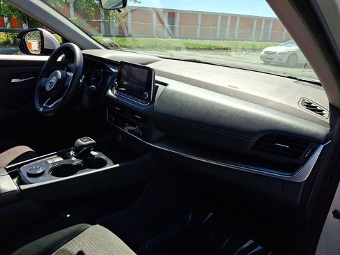 Used 2023 Nissan Rogue SV AWD/4WD image 11