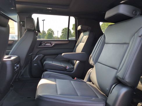 New 2026 GMC Yukon XL Denali w/ Denali Reserve Package AWD/4WD image 39