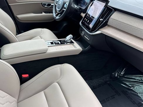 Certified 2026 Volvo XC90 B6 Core AWD/4WD image 18