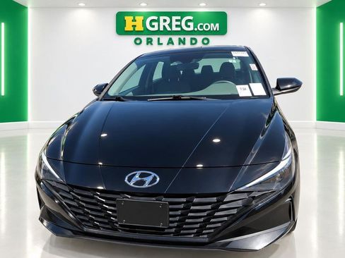 Used 2021 Hyundai Elantra SE FWD image 7