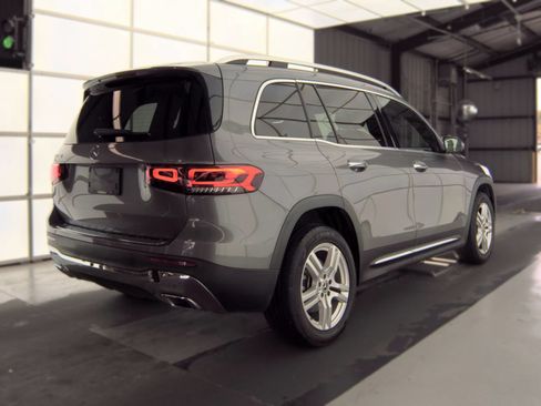 Used 2020 Mercedes-Benz GLB 250 w/ Premium Package image 4