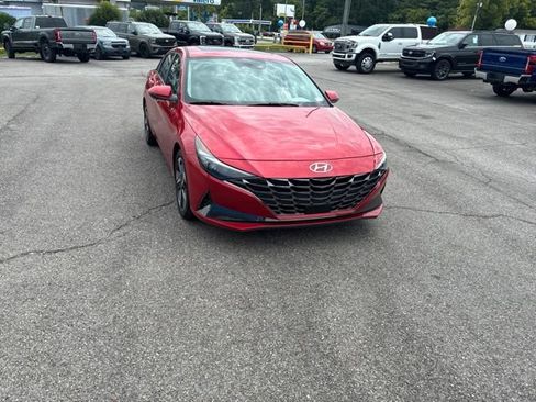 Used 2023 Hyundai Elantra Limited FWD image 3
