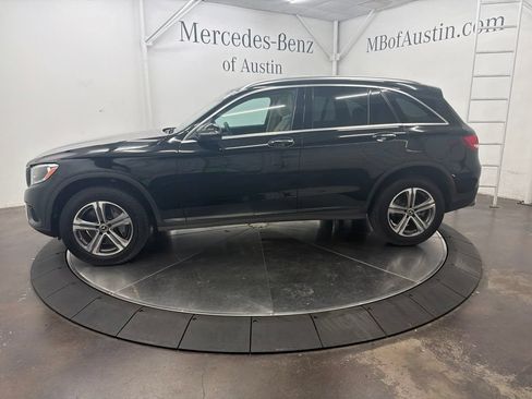 Used 2018 Mercedes-Benz GLC 300 4MATIC image 4