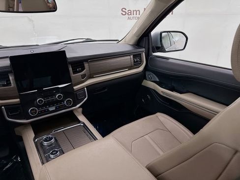 Used 2023 Ford Expedition Limited image 25
