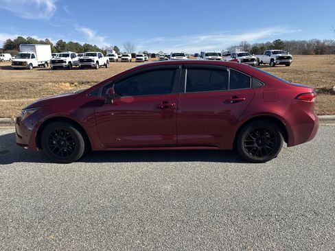 Used 2022 Toyota Corolla LE image 7