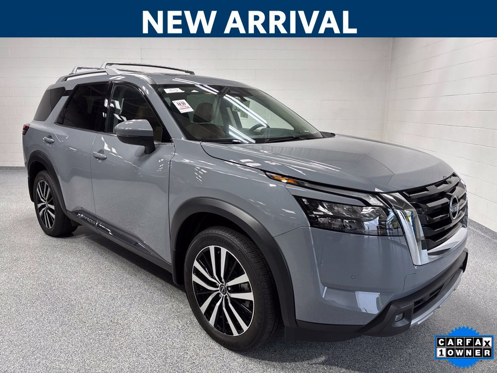 Used 2025 Nissan Pathfinder Platinum w/ Cargo Package AWD/4WD image 1