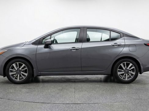Used 2025 Nissan Versa SV image 5