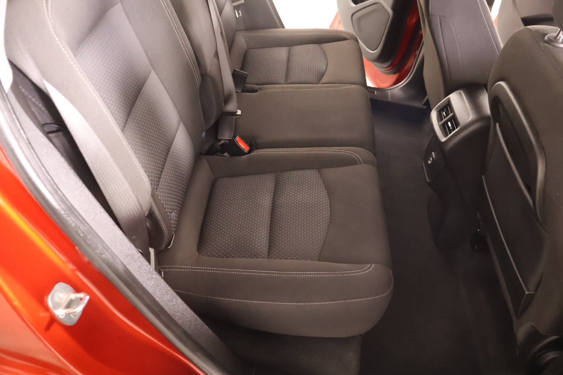 Used 2023 GMC Terrain SLE w/ Driver Convenience Package FWD image 14