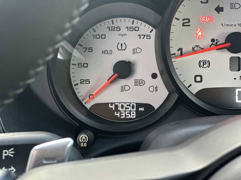 Certified 2019 Porsche 718 Boxster image 28