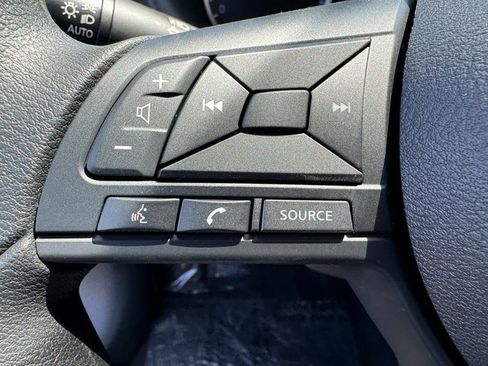 Used 2025 Nissan Kicks Play S image 18