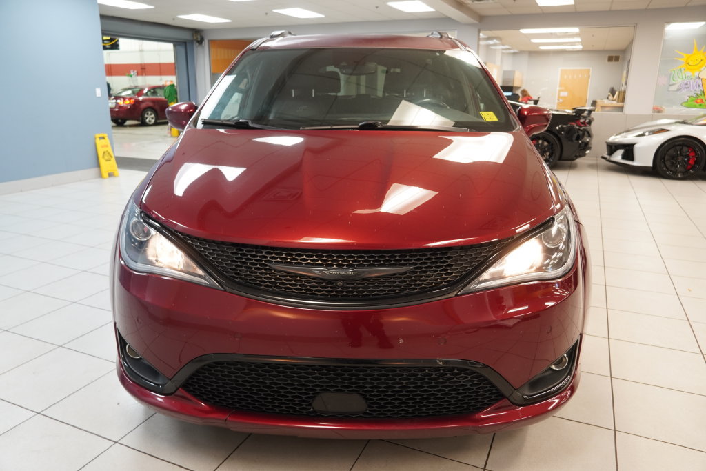 Used 2020 Chrysler Pacifica Touring-L AWD/4WD image 15
