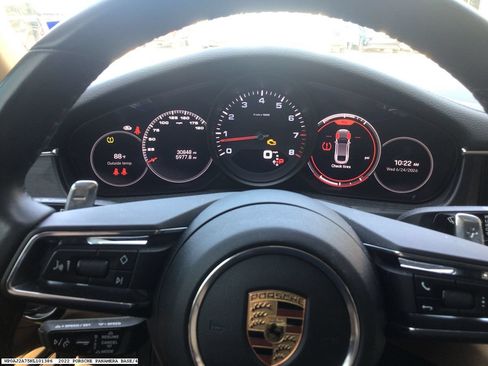 Used 2022 Porsche Panamera image 11
