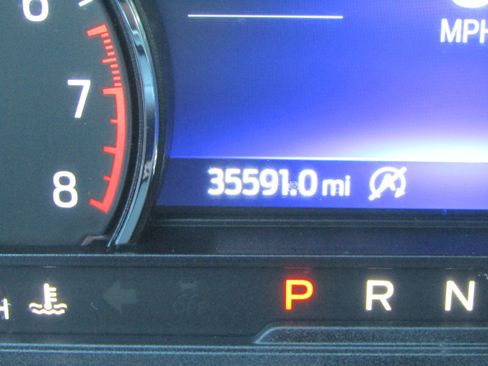Used 2023 Ford Explorer XLT w/ Equipment Group 202A AWD/4WD image 24