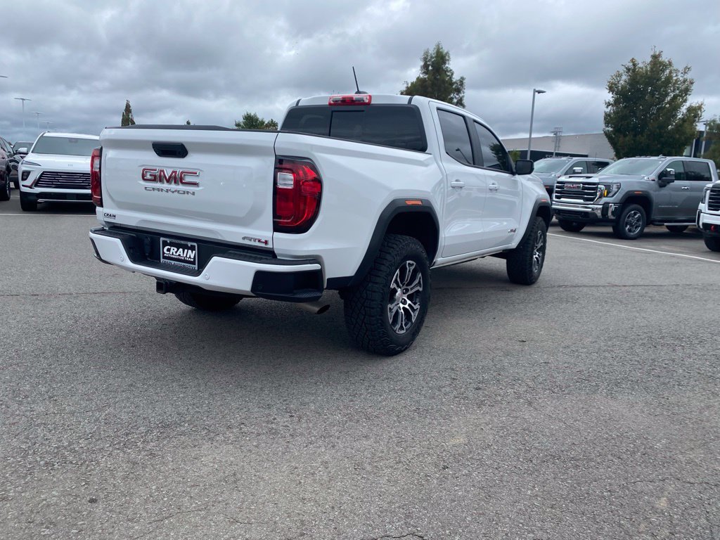 Used 2025 GMC Canyon AT4 AWD/4WD image 8