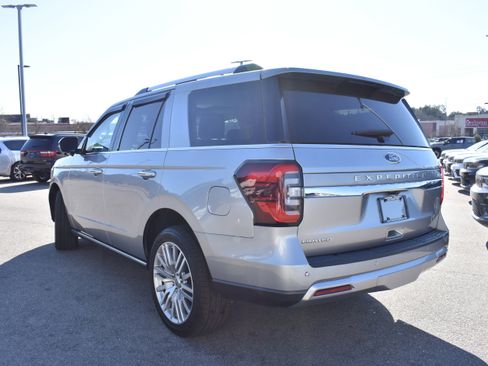 Used 2024 Ford Expedition Limited image 7
