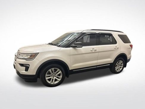 Used 2019 Ford Explorer XLT w/ Equipment Group 201A AWD/4WD image 8