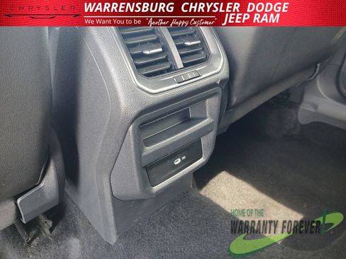 Used 2024 Volkswagen Taos SE FWD image 15