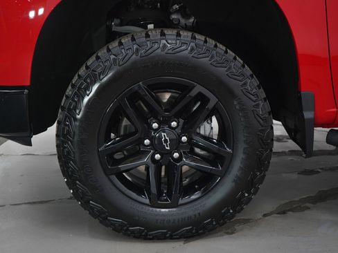 Used 2024 Chevrolet Silverado 1500 LT Trail Boss w/ Convenience Package II image 30