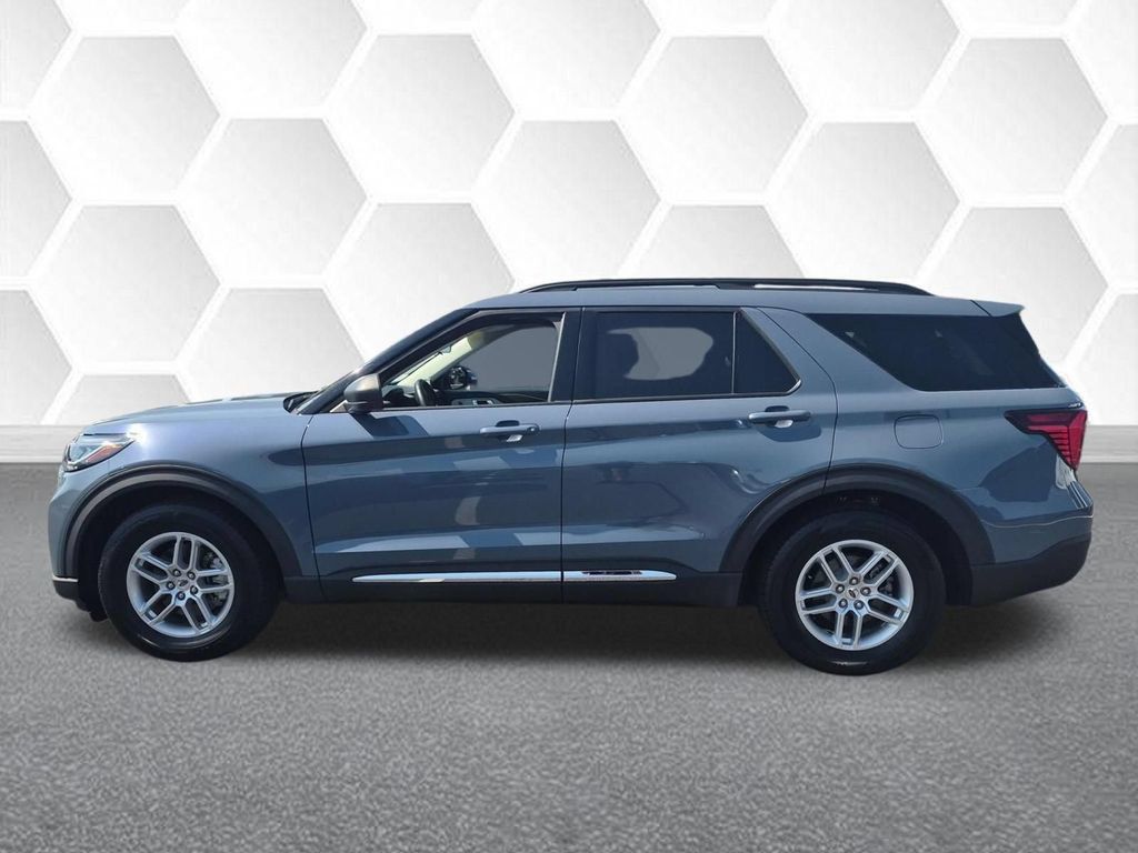 Used 2025 Ford Explorer Active RWD image 6