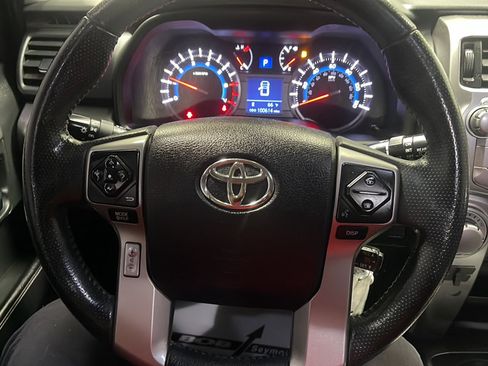 Used 2017 Toyota 4Runner SR5 AWD/4WD image 4