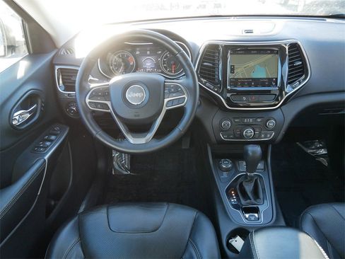 Used 2019 Jeep Cherokee Limited image 12