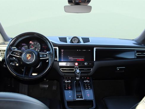 Used 2023 Porsche Macan Turbo image 24