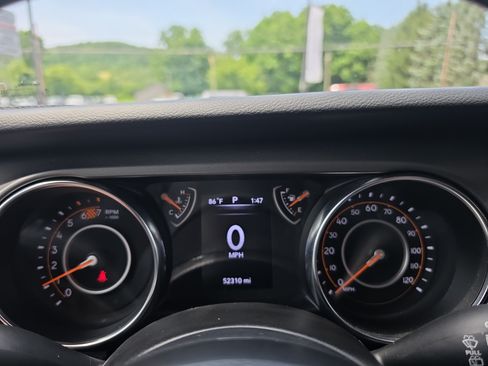 Used 2022 Jeep Wrangler Sport AWD/4WD image 21