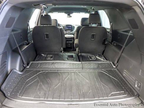 Used 2023 Chevrolet Traverse LT FWD image 22