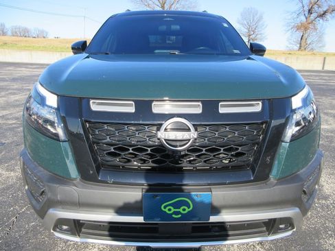 Used 2023 Nissan Pathfinder Rock Creek image 8